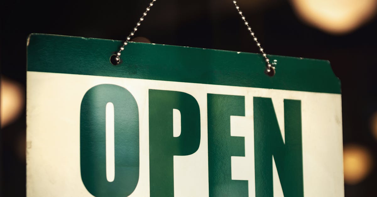 Comparing Neon vs LED Illuminated Signs for Your Business